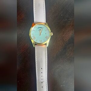 EUC Womens Guess Watch With New Battery